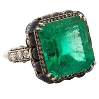 Au contraire, it is easy being emerald green, don't you think? 